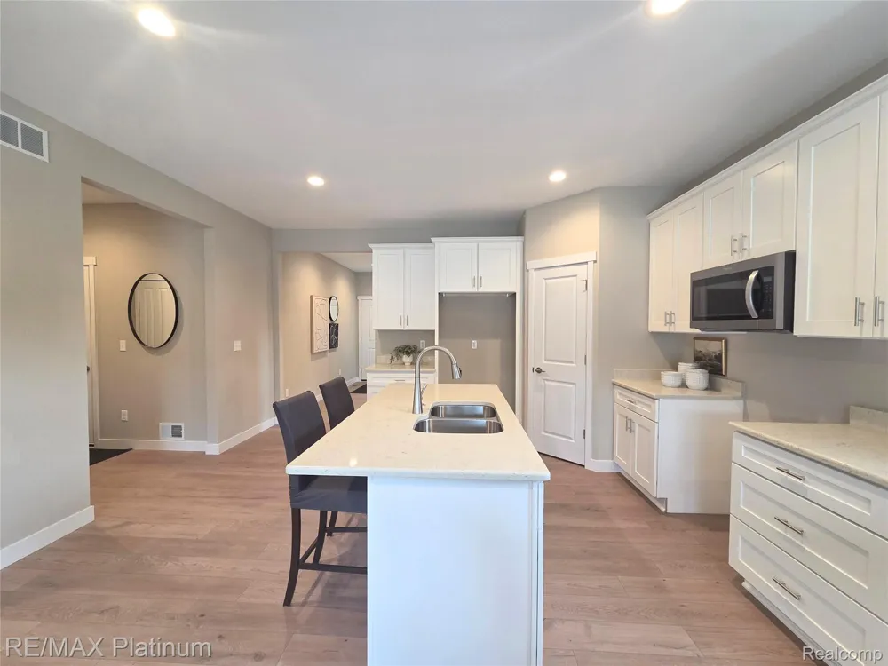 852 Oakwood Circle #42 Fenton City, MI 48430