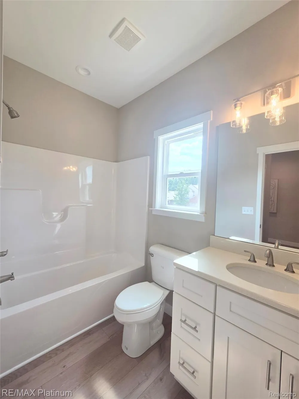 852 Oakwood Circle #42 Fenton City, MI 48430
