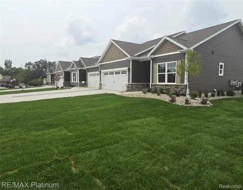 852 Oakwood Circle #42