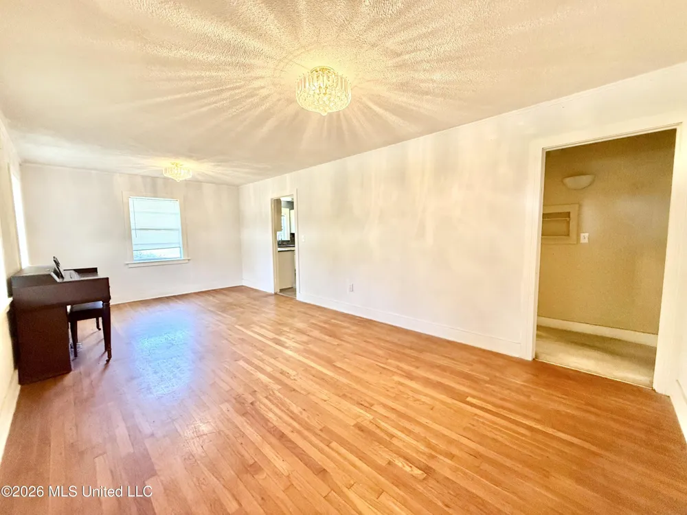 701 E Georgetown Street Crystal Springs, MS 39059
