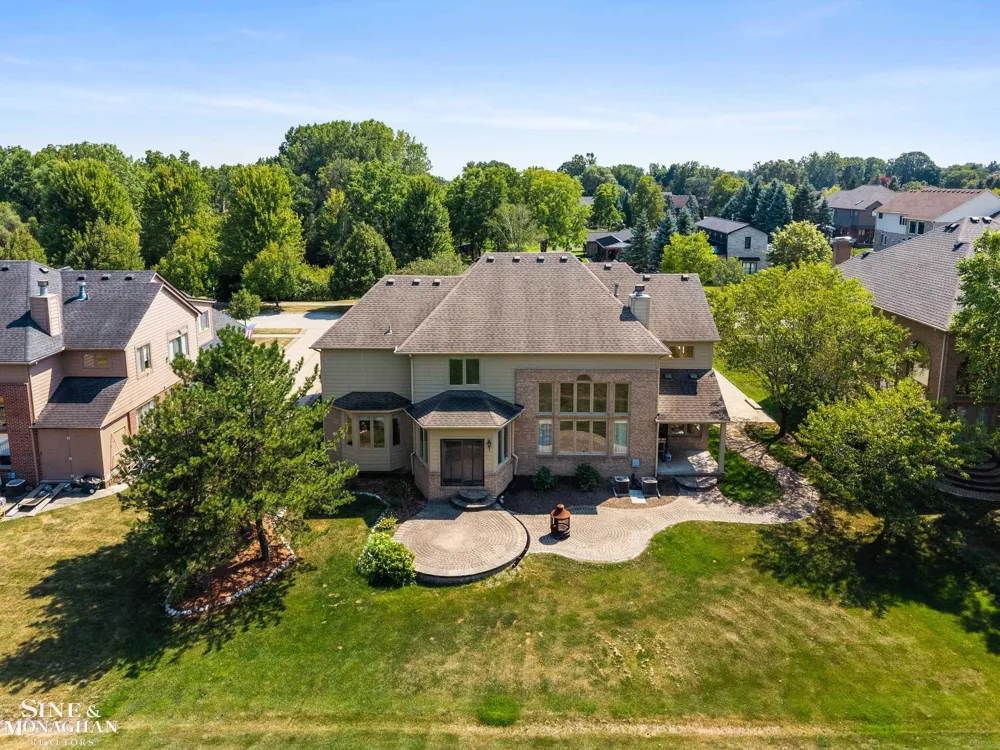 94 Ingram Drive Troy City, MI 48098