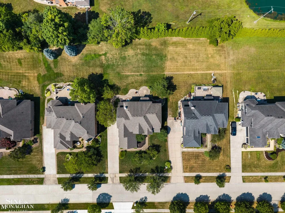 94 Ingram Drive Troy City, MI 48098