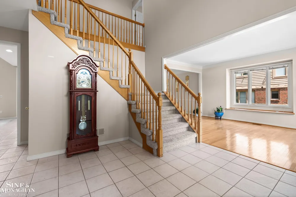 94 Ingram Drive Troy City, MI 48098