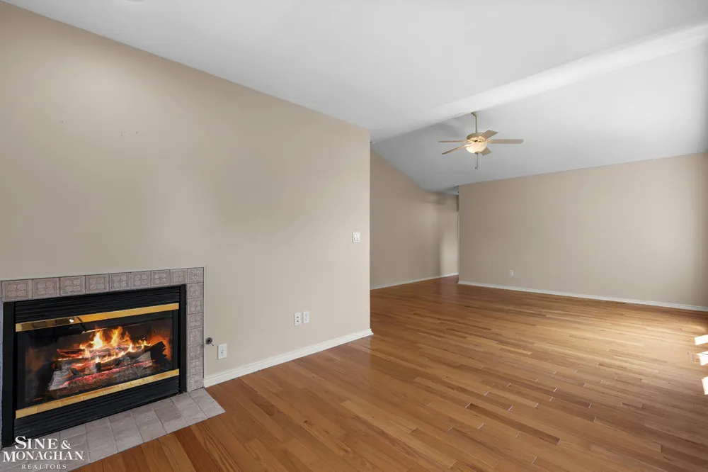 94 Ingram Drive Troy City, MI 48098