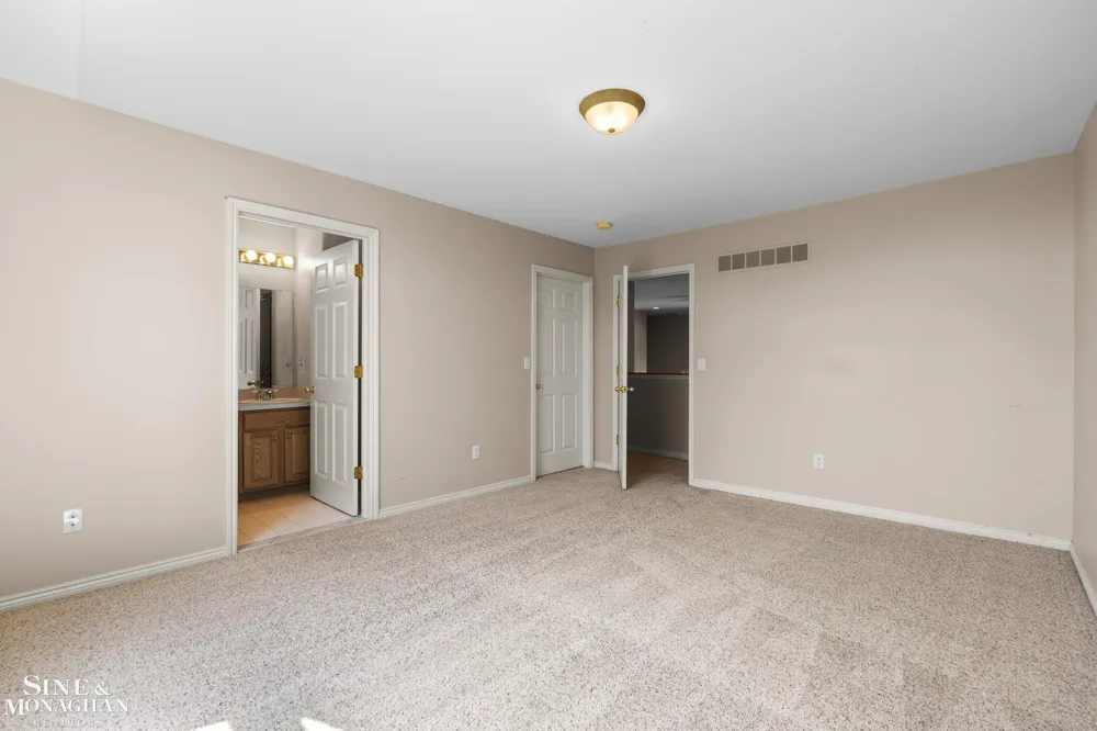 94 Ingram Drive Troy City, MI 48098