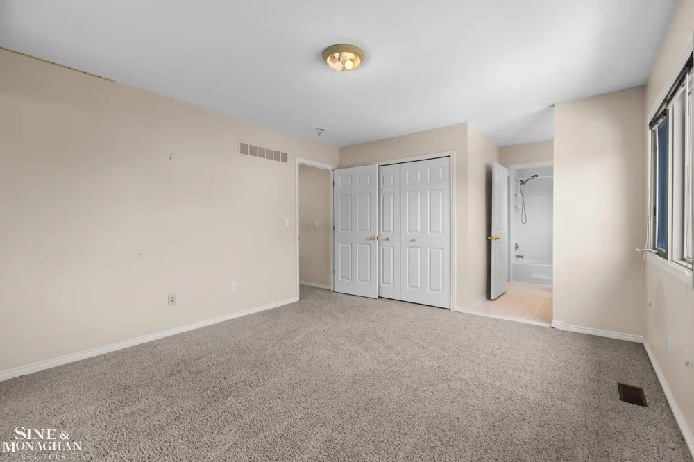 94 Ingram Drive Troy City, MI 48098