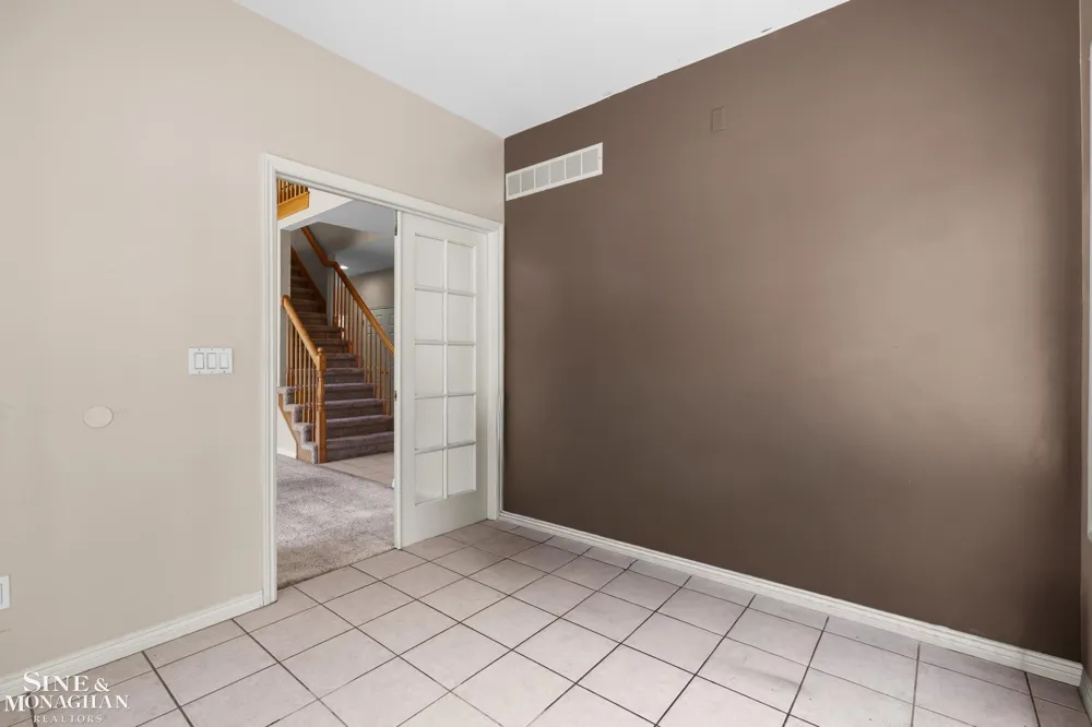 94 Ingram Drive Troy City, MI 48098