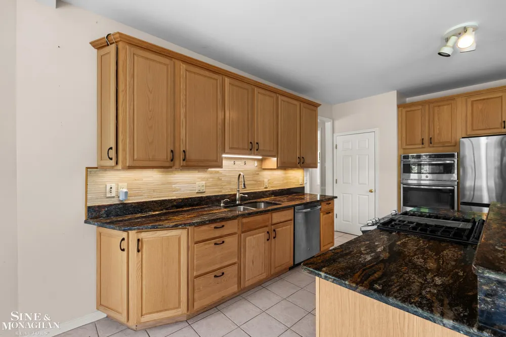 94 Ingram Drive Troy City, MI 48098