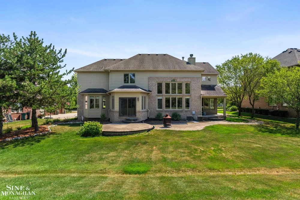 94 Ingram Drive Troy City, MI 48098