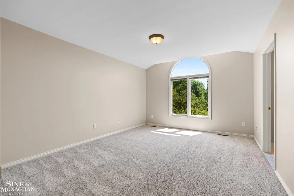 94 Ingram Drive Troy City, MI 48098