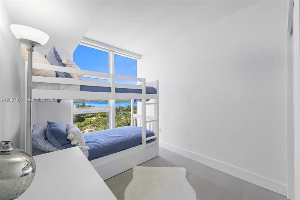 10275 Collins Ave #722 Bal Harbour, FL 33154