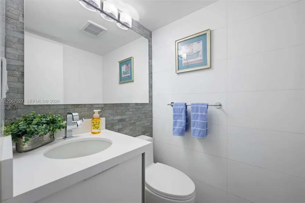 10275 Collins Ave #722 Bal Harbour, FL 33154