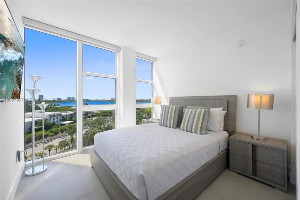 10275 Collins Ave #722 Bal Harbour, FL 33154
