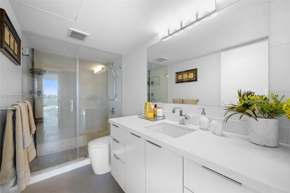 10275 Collins Ave #722 Bal Harbour, FL 33154