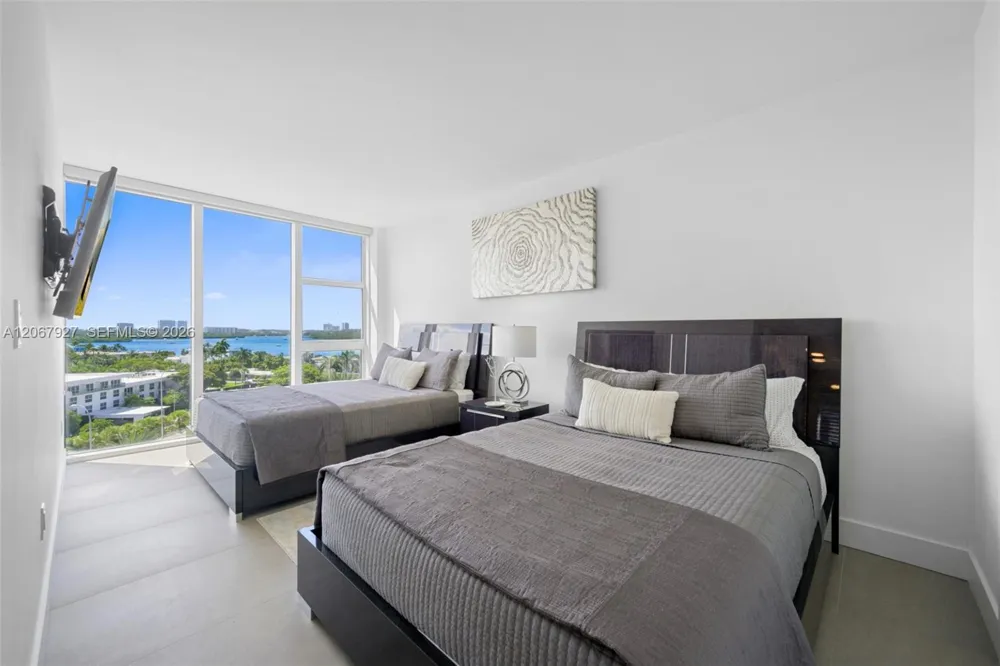 10275 Collins Ave #722 Bal Harbour, FL 33154