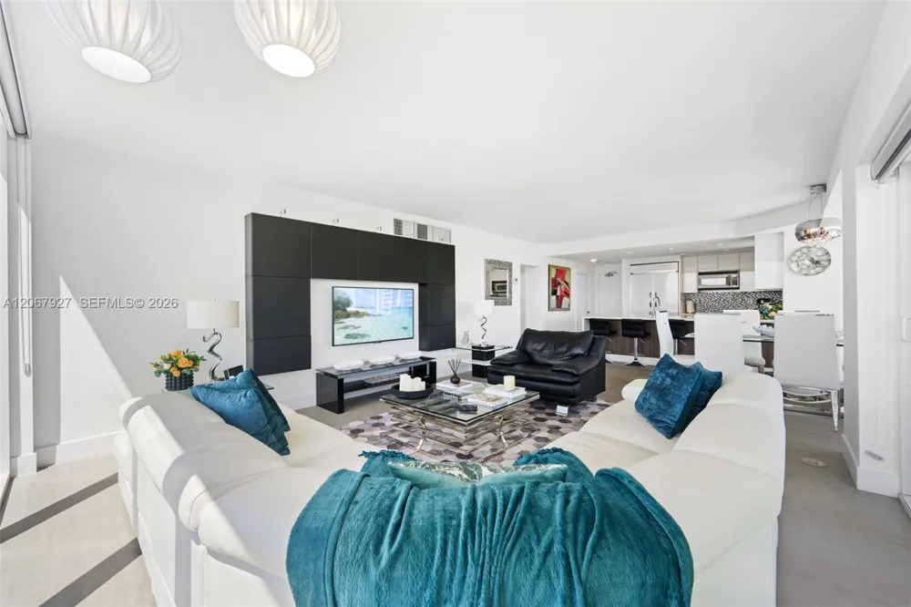 10275 Collins Ave #722 Bal Harbour, FL 33154