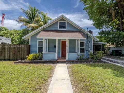520 NE 129th St