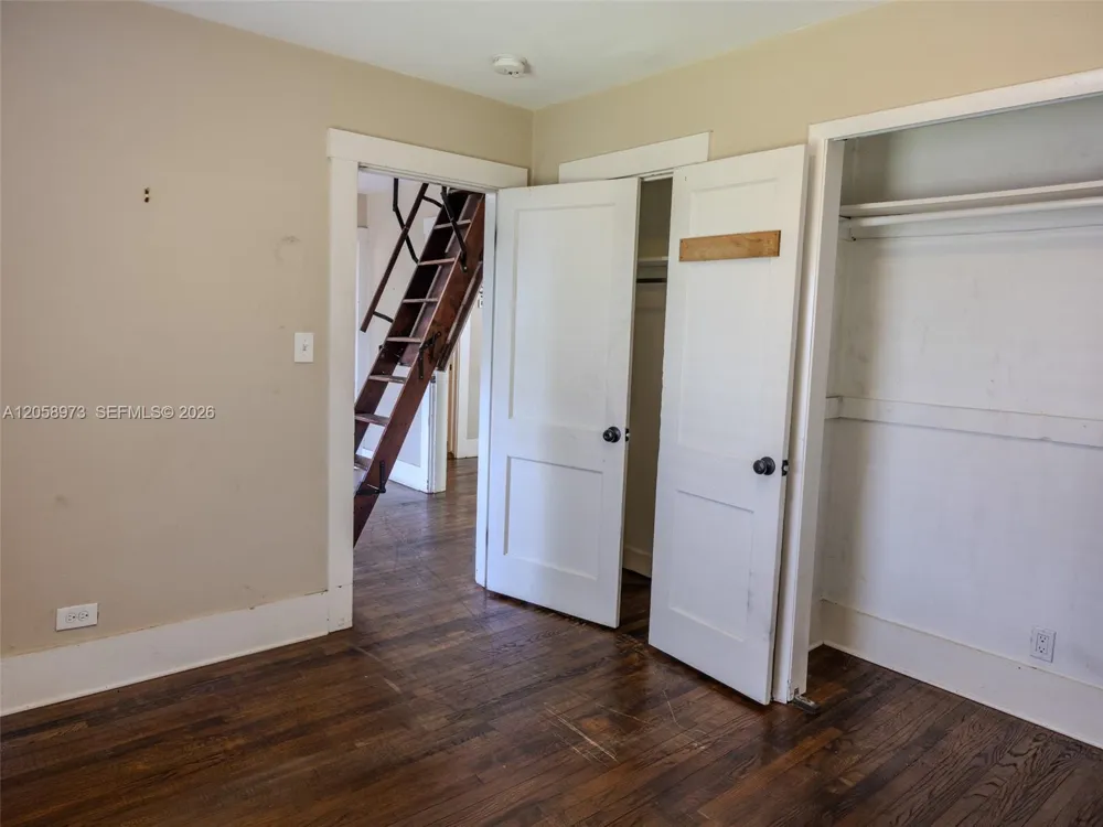 520 NE 129th St North Miami, FL 33161