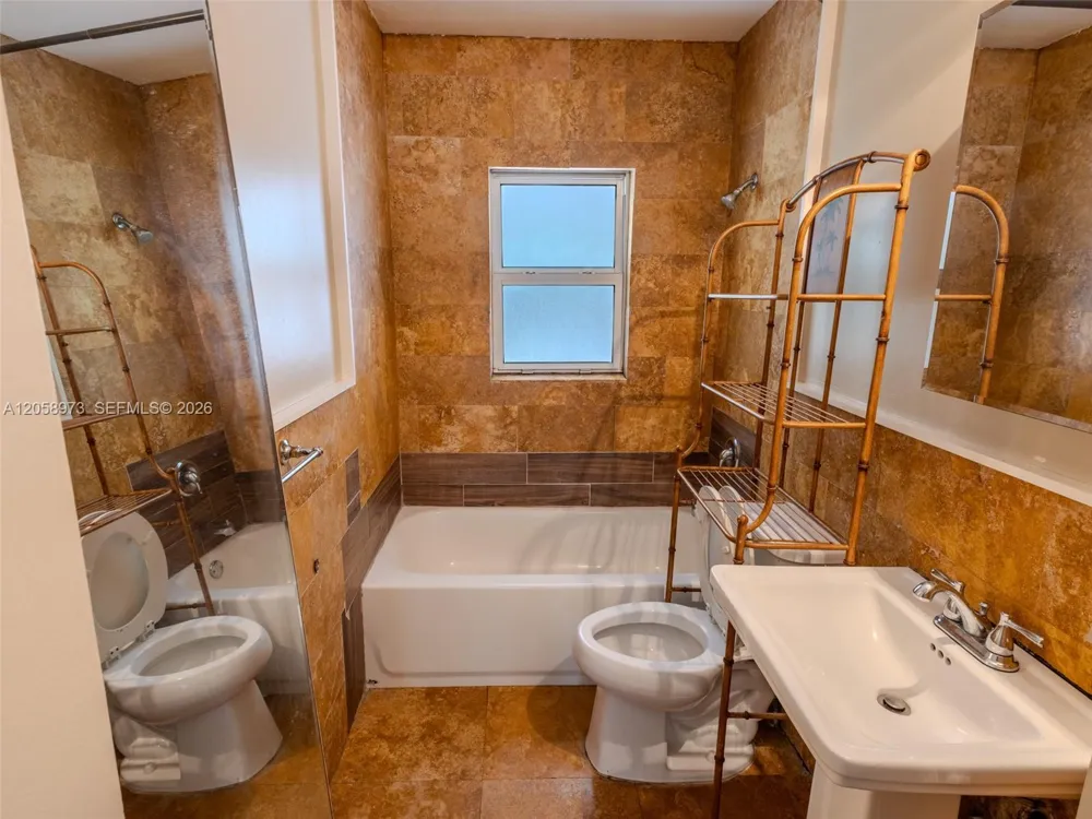 520 NE 129th St North Miami, FL 33161