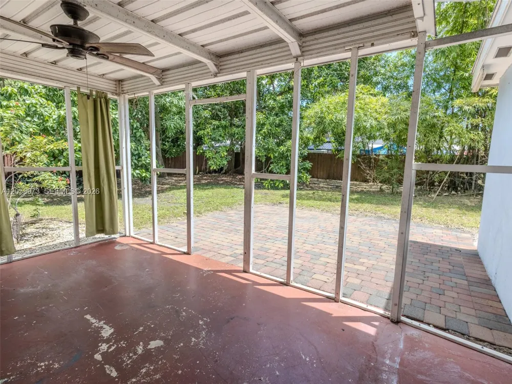 520 NE 129th St North Miami, FL 33161