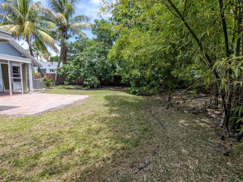 520 NE 129th St North Miami, FL 33161
