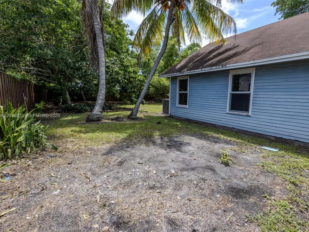 520 NE 129th St North Miami, FL 33161