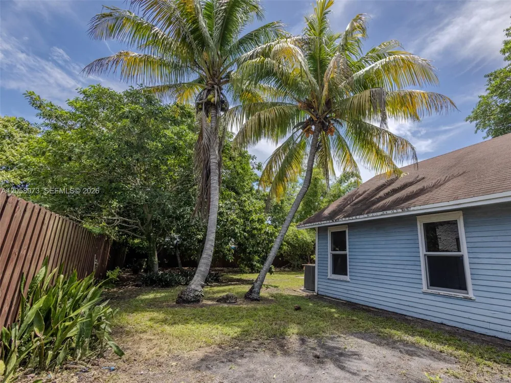 520 NE 129th St North Miami, FL 33161