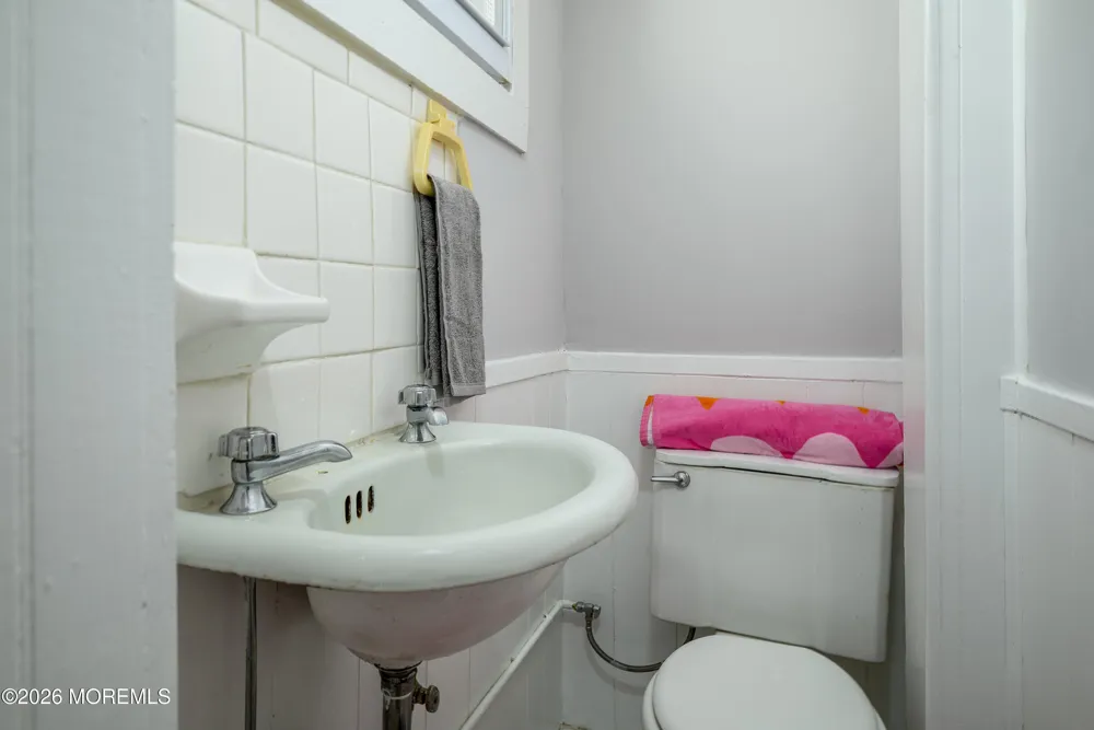 22 Brevent Avenue Leonardo, NJ 07737