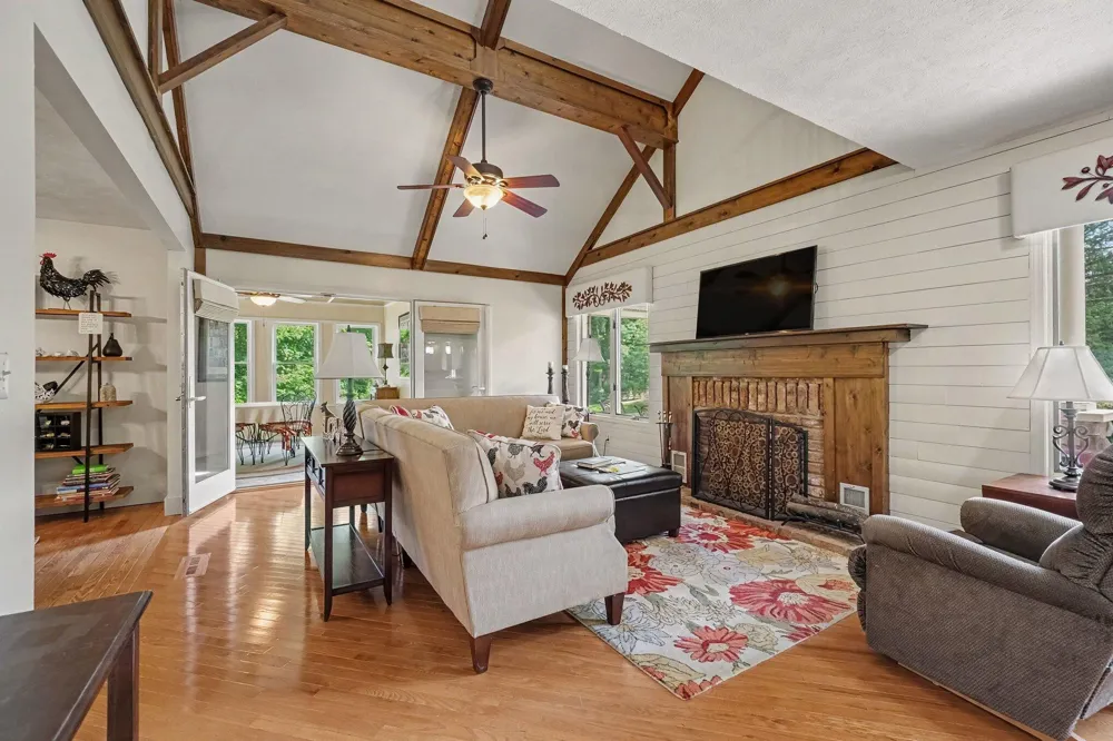 8800 W S AVENUE Texas Charter Township, MI 49087