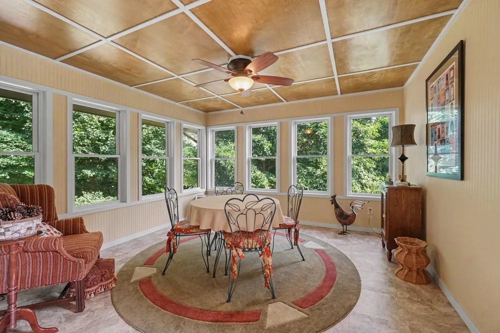 8800 W S AVENUE Texas Charter Township, MI 49087