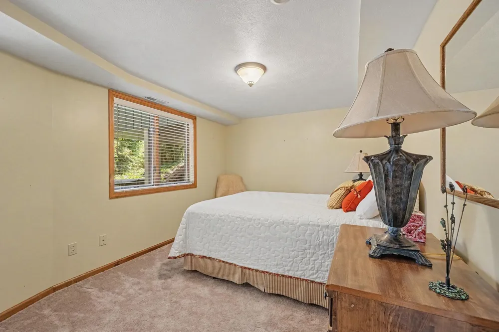 8800 W S AVENUE Texas Charter Township, MI 49087