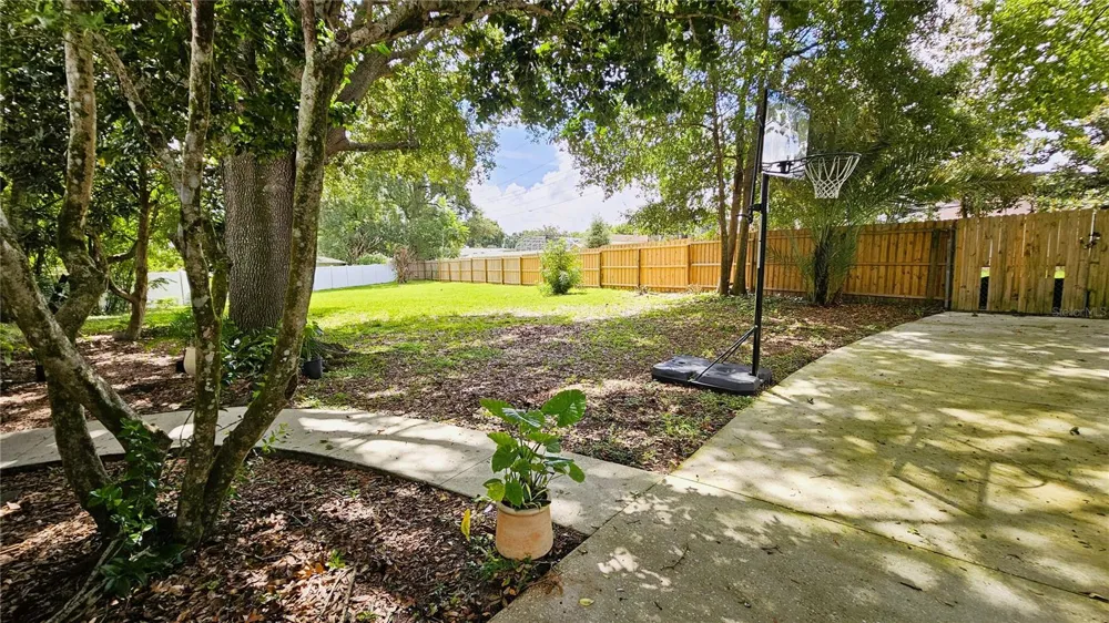 410 BROADVIEW AVENUE Altamonte Springs, FL 32701
