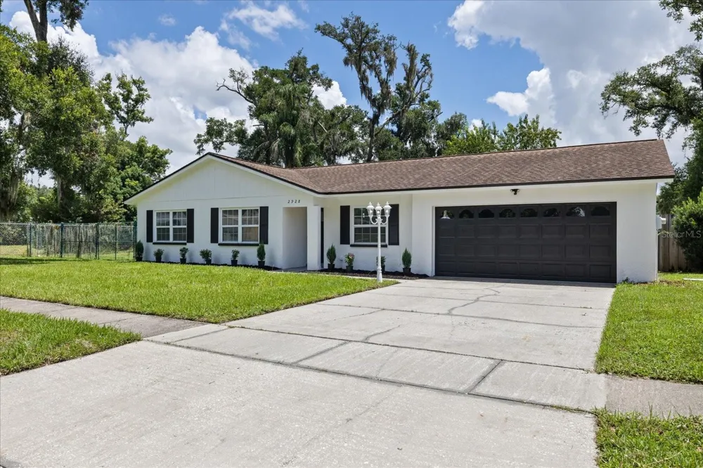 2928 FOREST CIRCLE Seffner, FL 33584