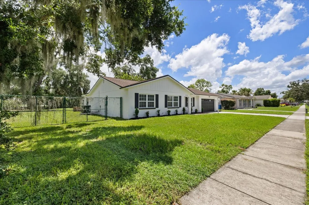 2928 FOREST CIRCLE Seffner, FL 33584