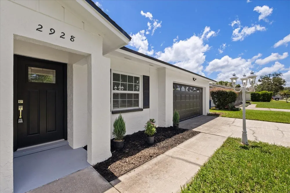 2928 FOREST CIRCLE Seffner, FL 33584