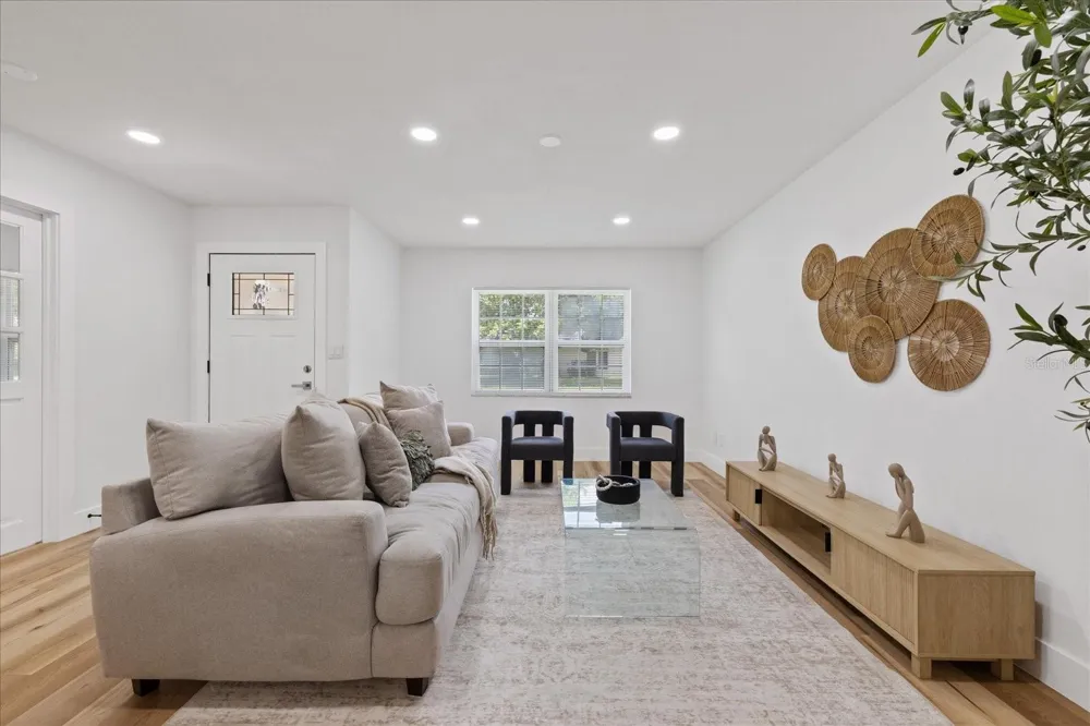 2928 FOREST CIRCLE Seffner, FL 33584