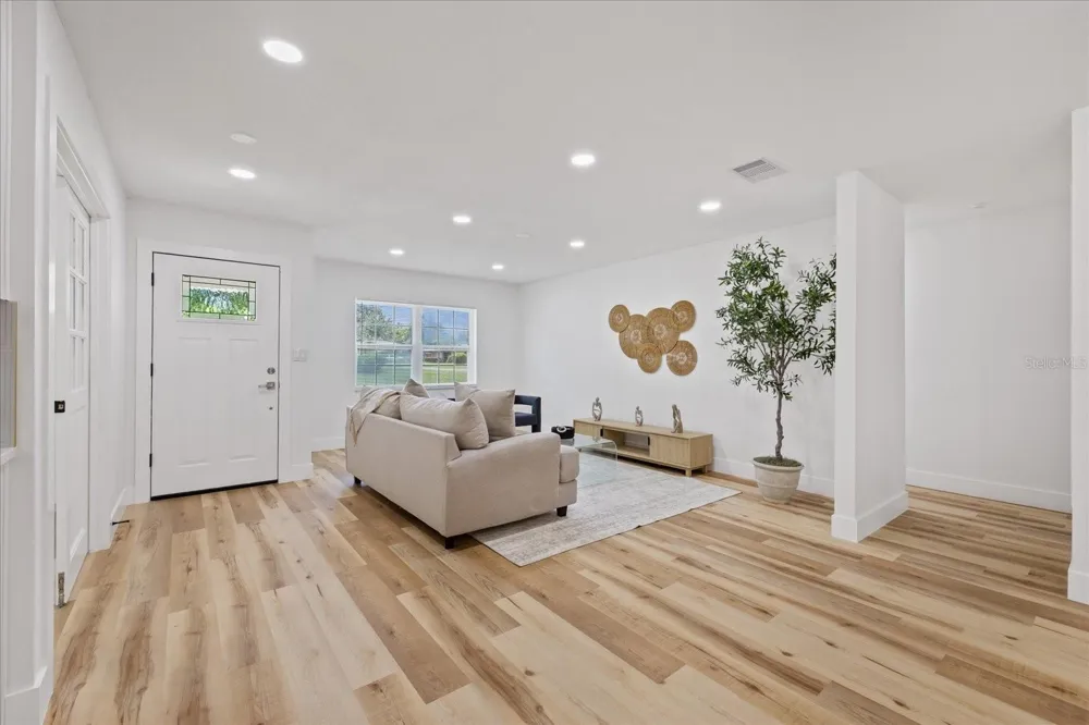 2928 FOREST CIRCLE Seffner, FL 33584