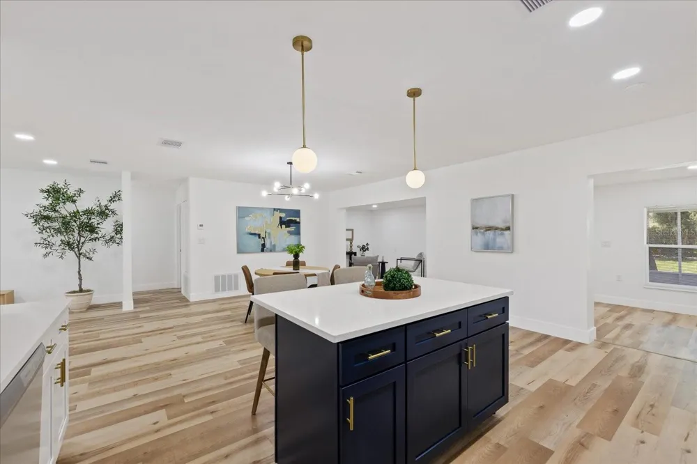 2928 FOREST CIRCLE Seffner, FL 33584