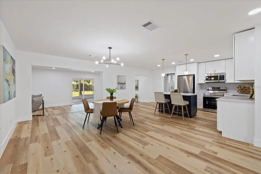 2928 FOREST CIRCLE Seffner, FL 33584