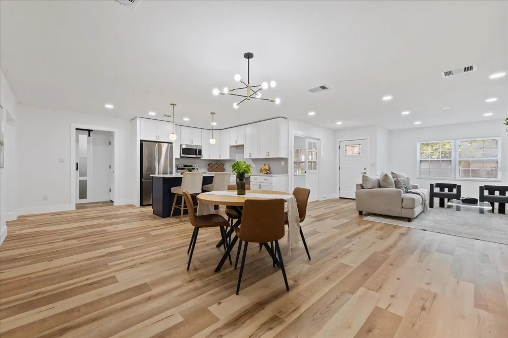 2928 FOREST CIRCLE Seffner, FL 33584