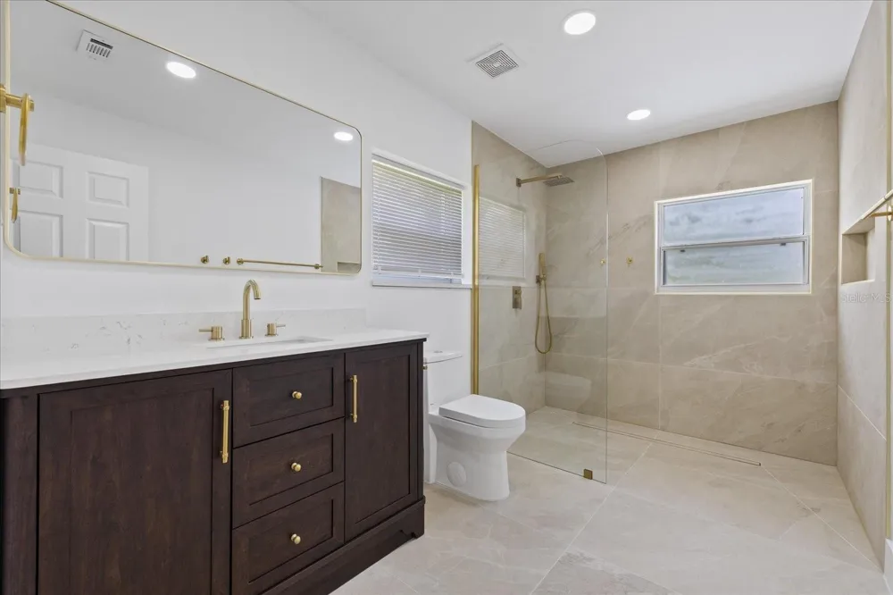 2928 FOREST CIRCLE Seffner, FL 33584