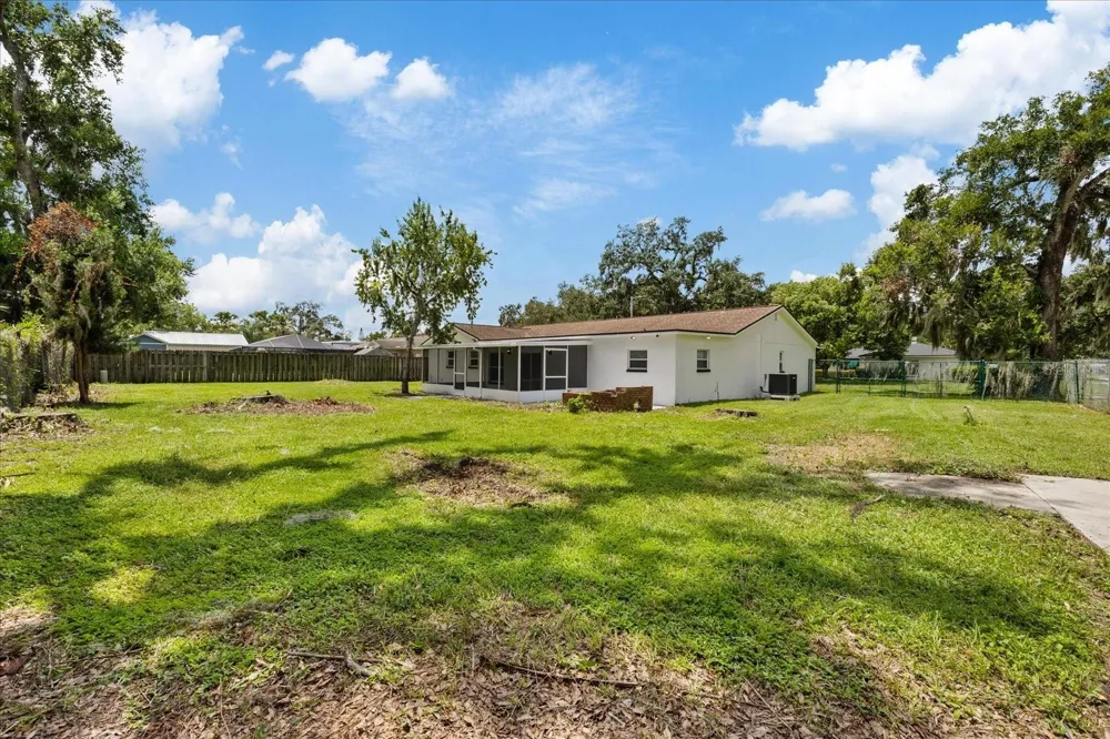 2928 FOREST CIRCLE Seffner, FL 33584