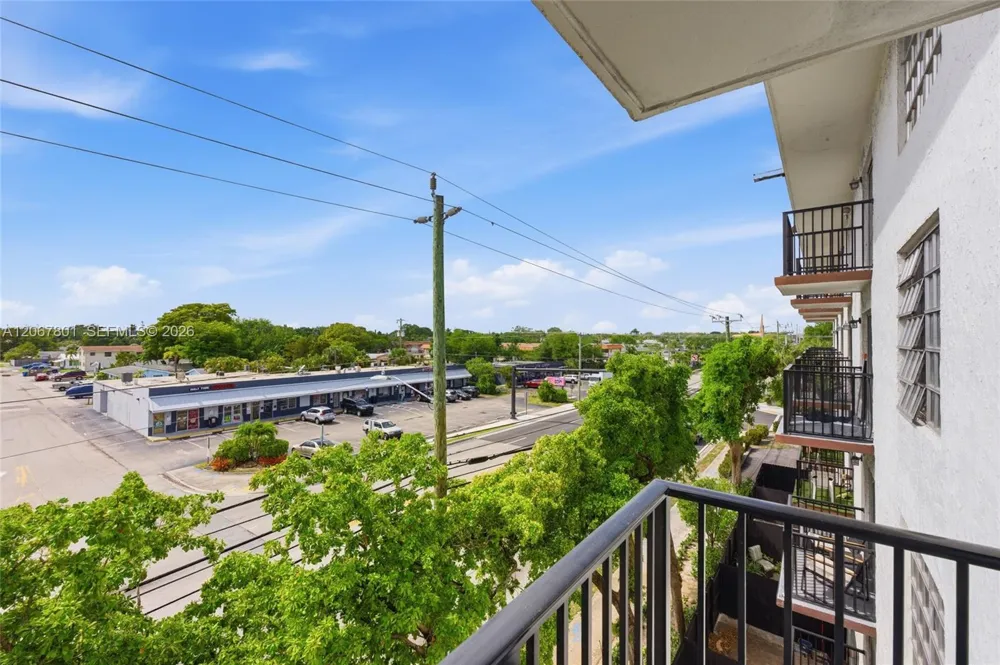 2520 Andrews Ave #305 Wilton Manors, FL 33311