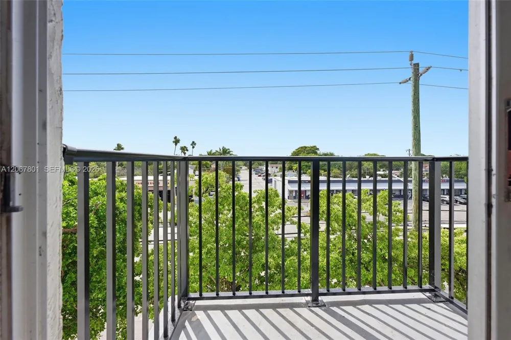 2520 Andrews Ave #305 Wilton Manors, FL 33311