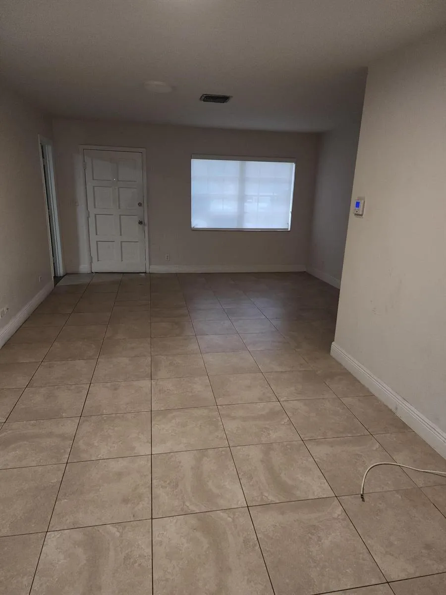3560 NW 110th Avenue #B Coral Springs, FL 33065