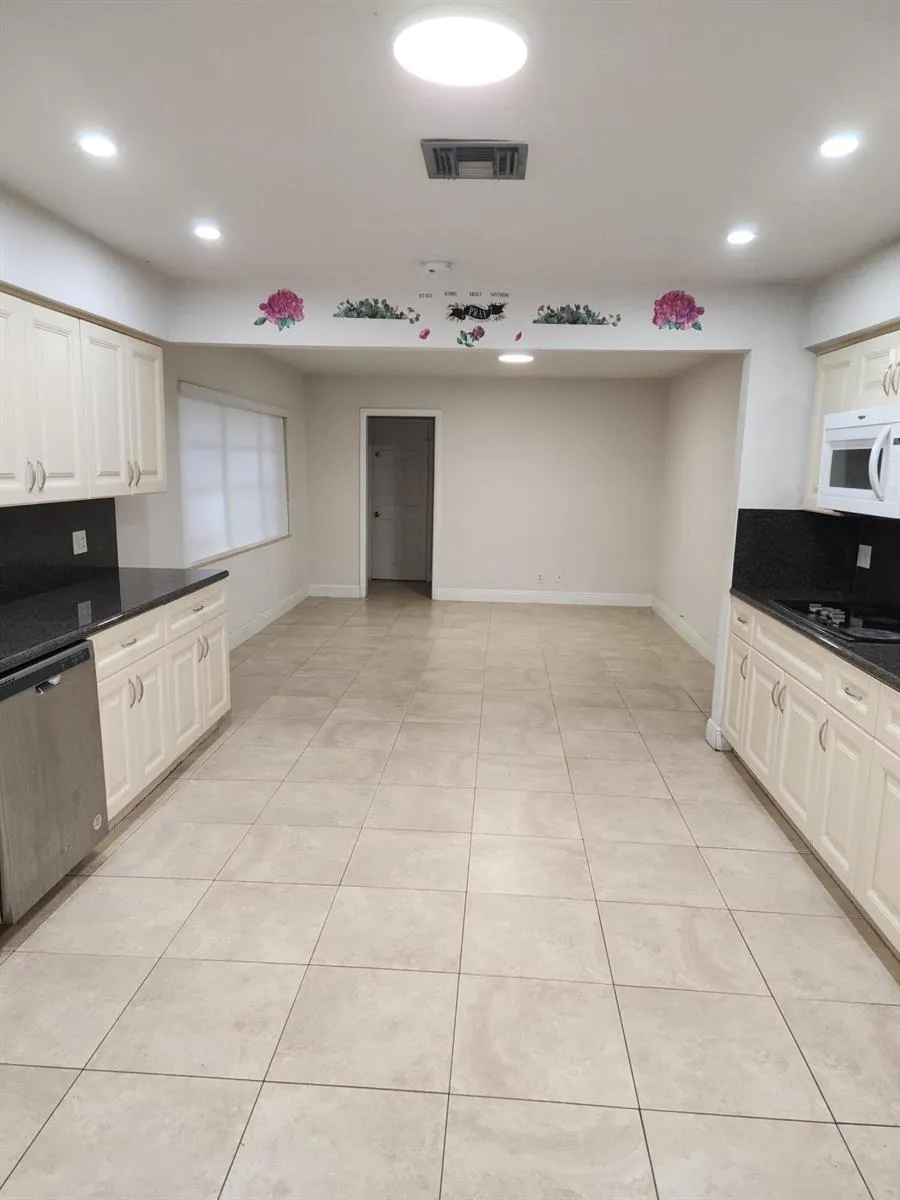 3560 NW 110th Avenue #B Coral Springs, FL 33065