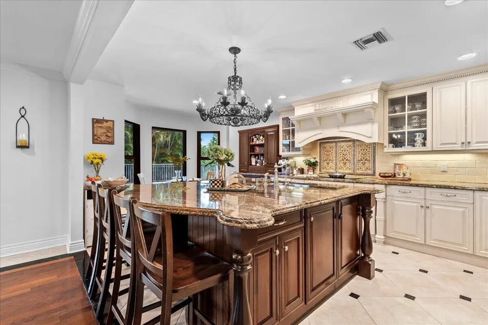 10798 SeaCliff Circle Boca Raton, FL 33498