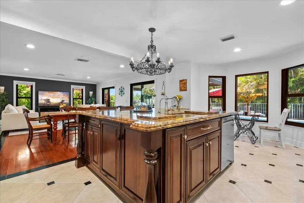 10798 SeaCliff Circle Boca Raton, FL 33498