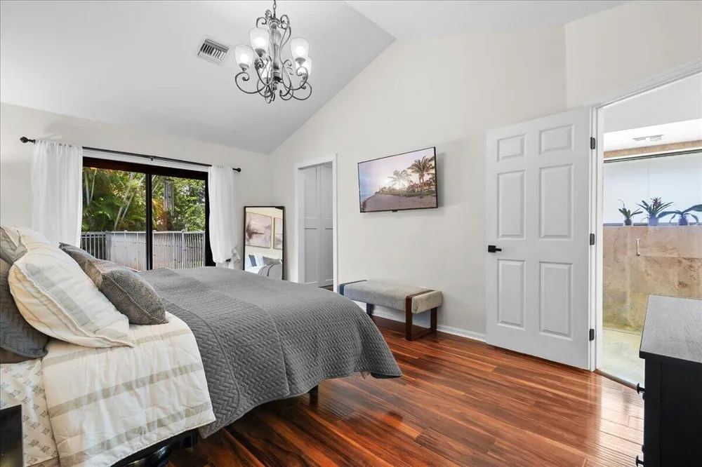10798 SeaCliff Circle Boca Raton, FL 33498