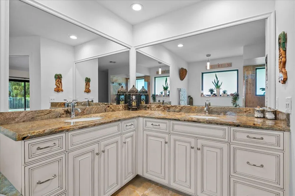 10798 SeaCliff Circle Boca Raton, FL 33498